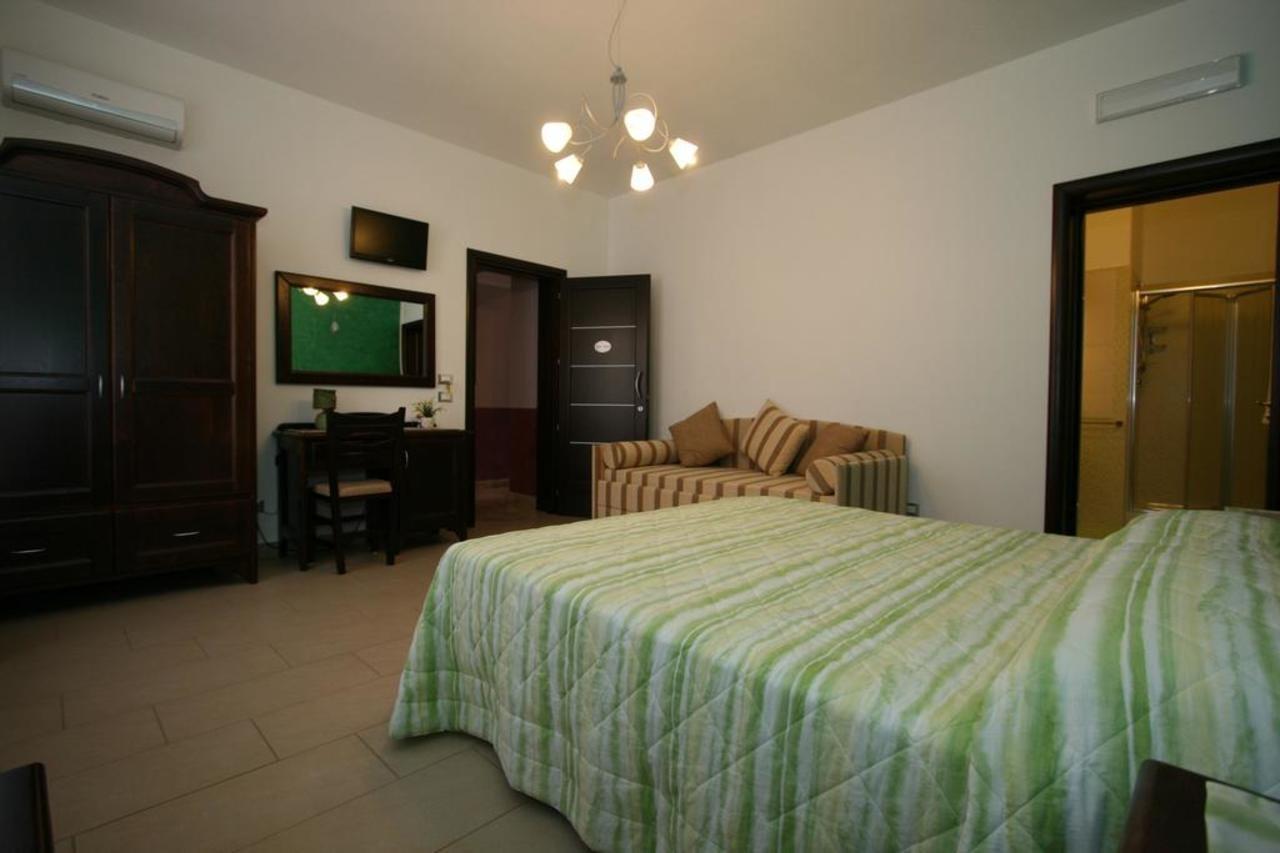 Baia Santa Margherita B&B Castelluzzo Extérieur photo