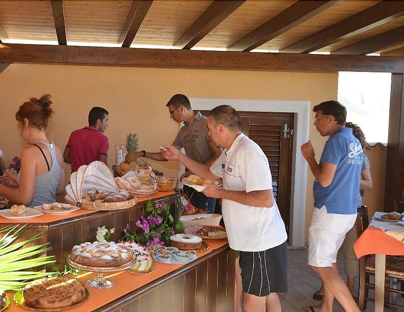 Baia Santa Margherita B&B Castelluzzo Extérieur photo