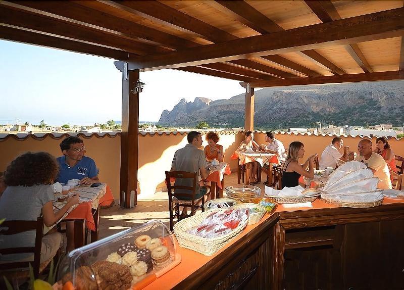 Baia Santa Margherita B&B Castelluzzo Extérieur photo