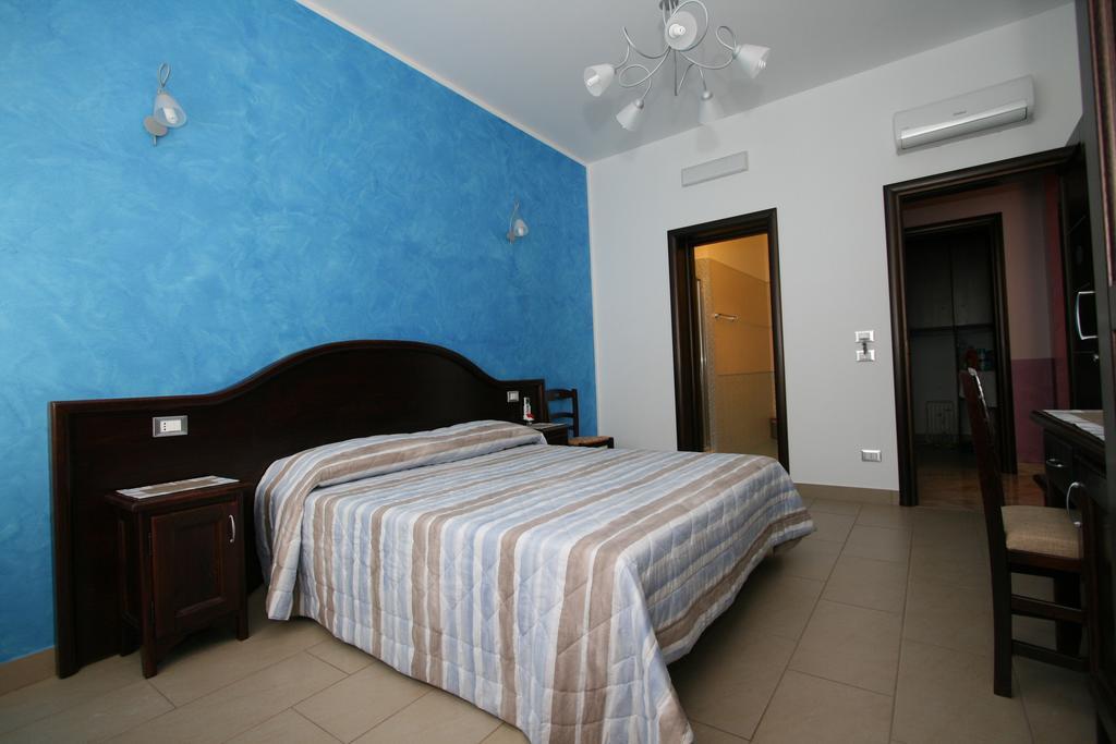 Baia Santa Margherita B&B Castelluzzo Chambre photo