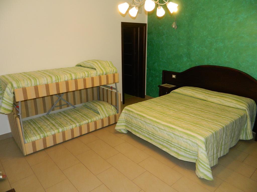 Baia Santa Margherita B&B Castelluzzo Chambre photo