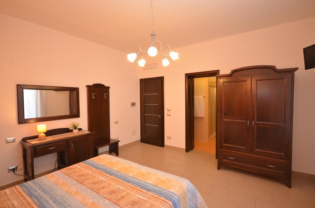 Baia Santa Margherita B&B Castelluzzo Chambre photo